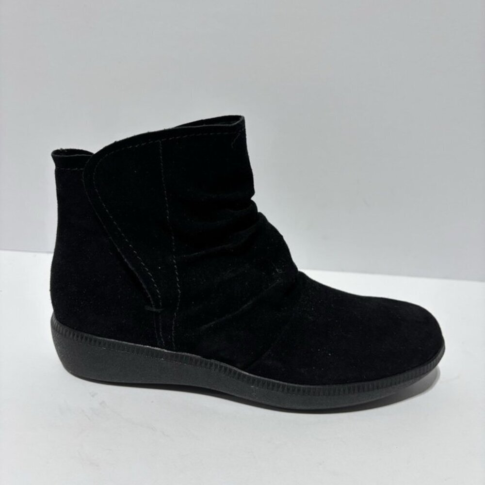 Munro Women’s Scout Black Suede Ankle Booties, Size 5.5 M